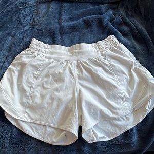 white lululemon hotty hots 4 inch seam size 4